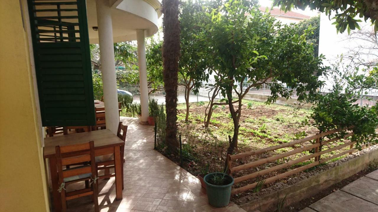 Apartmani Milka Pakoštane Exterior foto