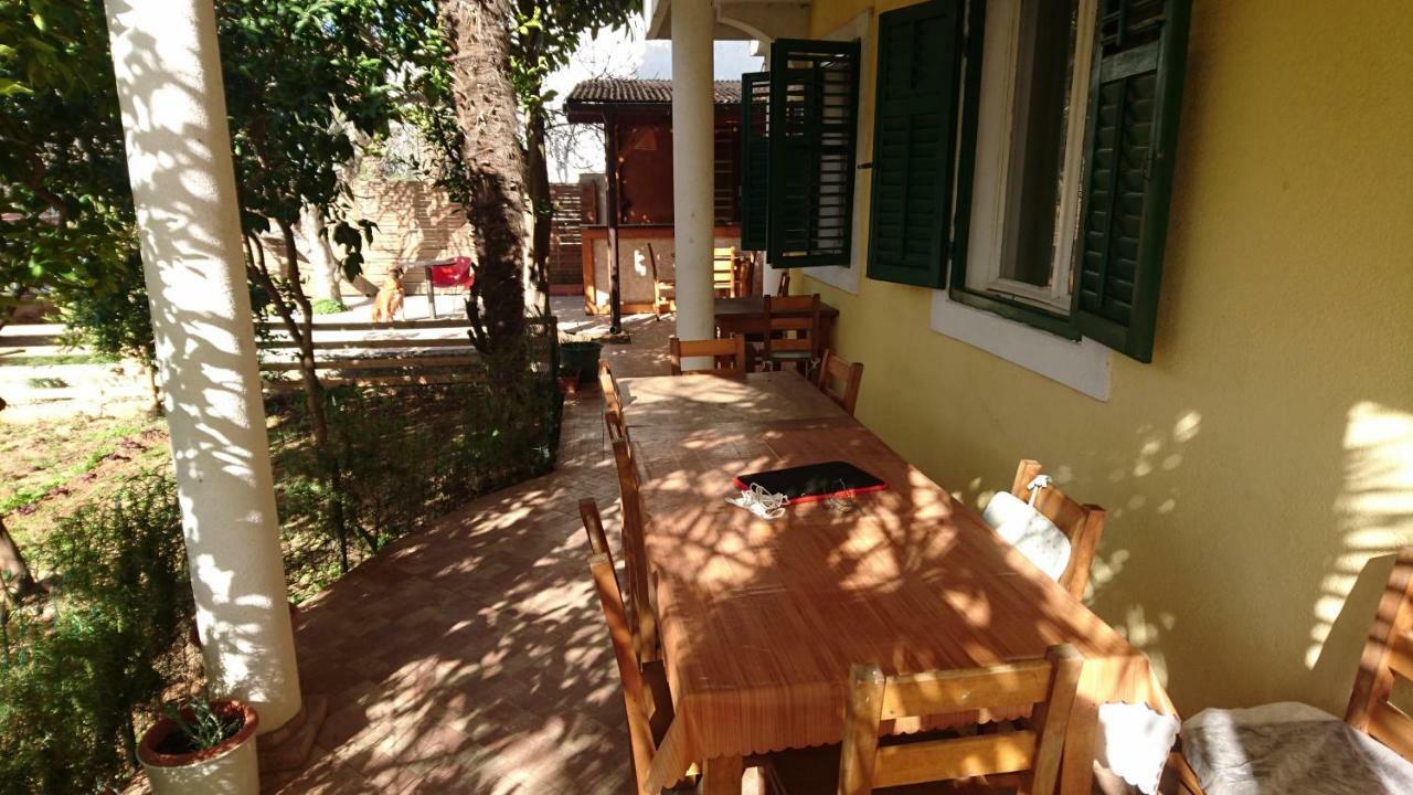 Apartmani Milka Pakoštane Exterior foto