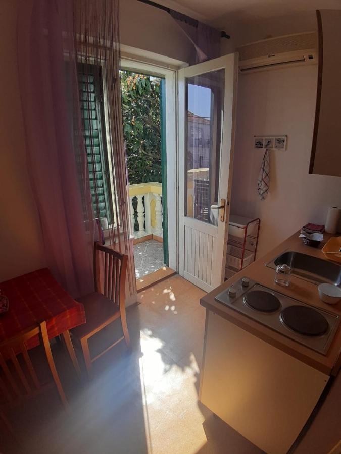 Apartmani Milka Pakoštane Exterior foto