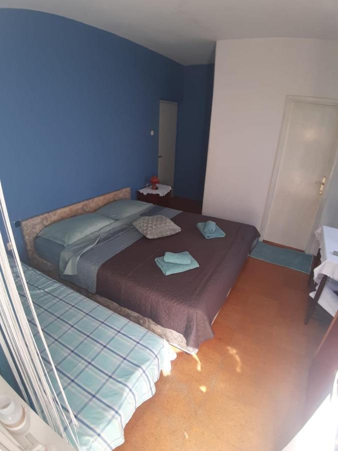 Apartmani Milka Pakoštane Exterior foto