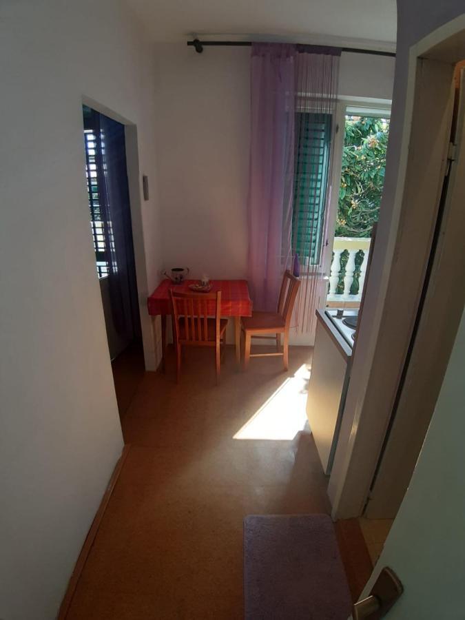 Apartmani Milka Pakoštane Exterior foto